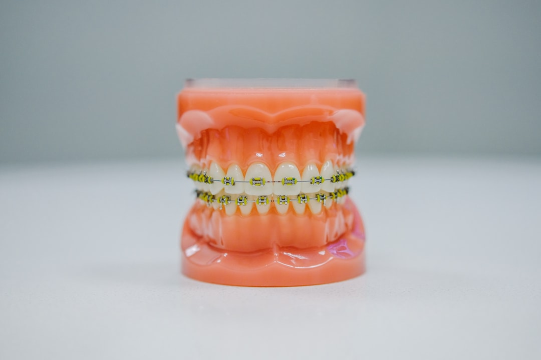 İnvisalign Tedavisi ve Çiğnenebilir Şekerlemeler: Tüketim Miktarı ve Sıklığı